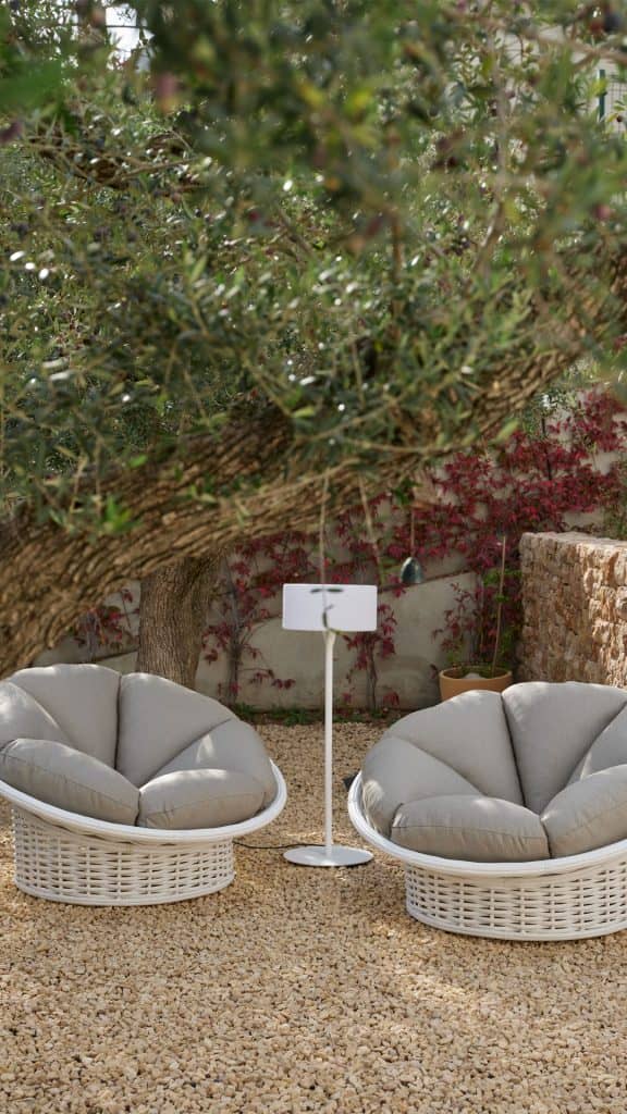 02940.12_Armchair Dynasty_White Mushroom 15mm_Skyline_4