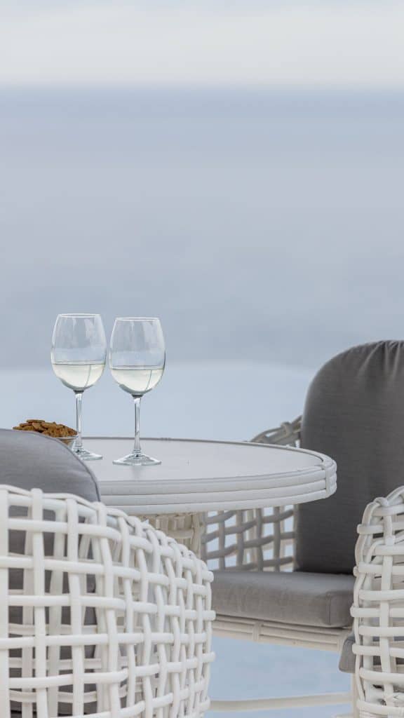 22465_Bar Table Dynasty_White Mushroom 15mm_Skyline_4