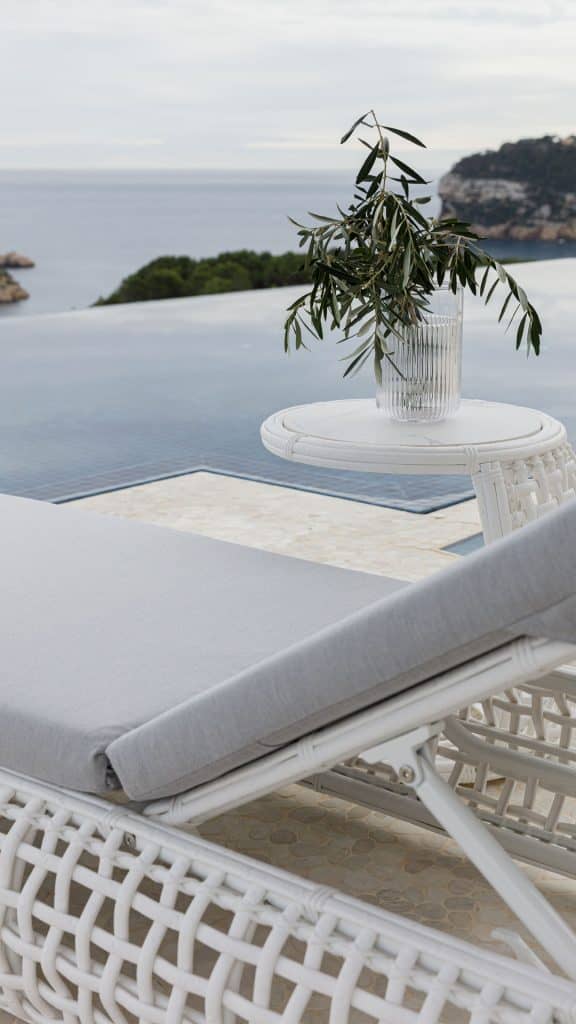 22850.99_Lounger Dynasty_White Mushroom 15mm_Skyline_3