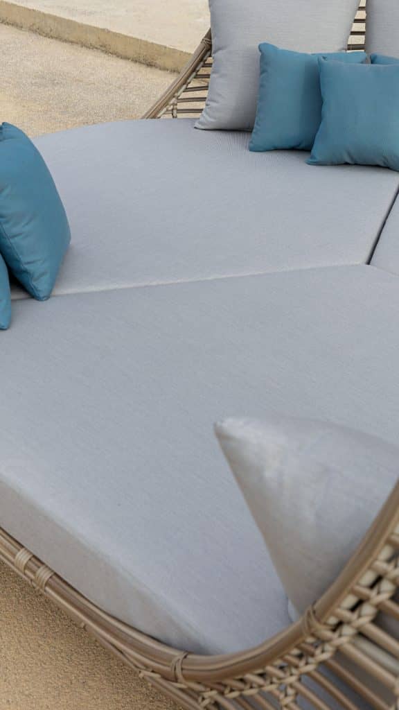 23506_Daybed Ganesha_Seashell Mushroom 15mm_Skyline_4