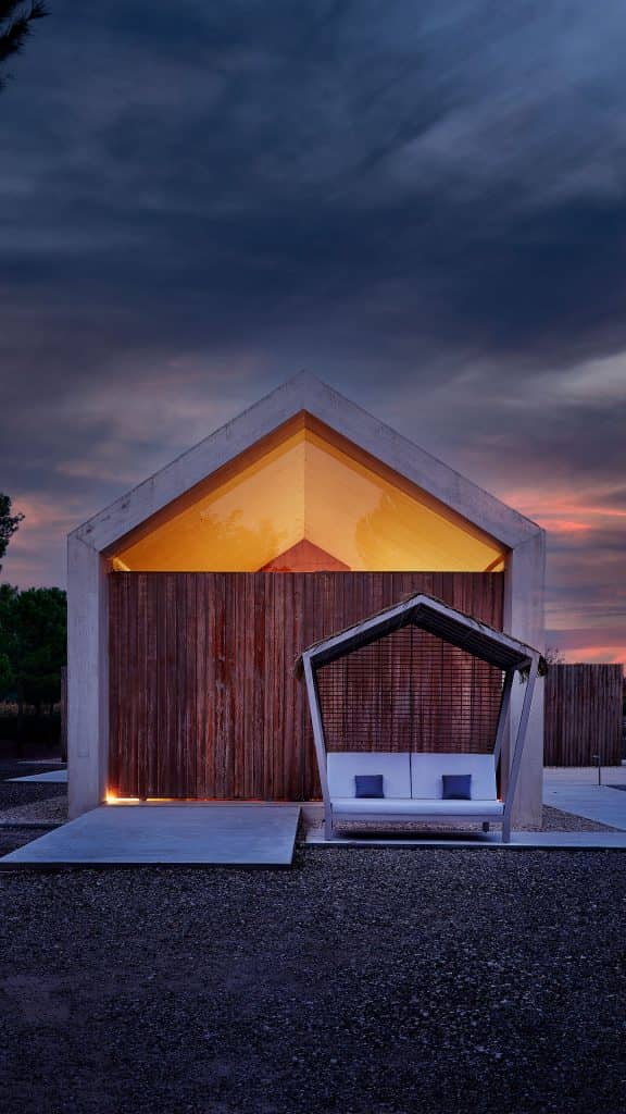 23508_Daybed Shelter_Thatch Polypeel 10mm_Skyline_5