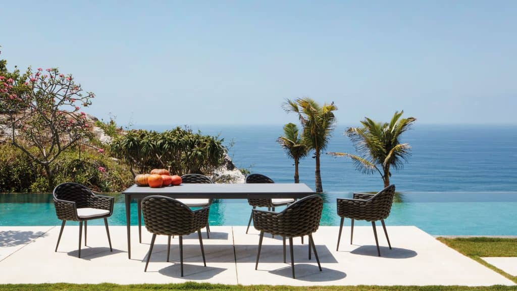 23518_Dining-Table-Serpent_Aluminum-Carbon_Skyline_5