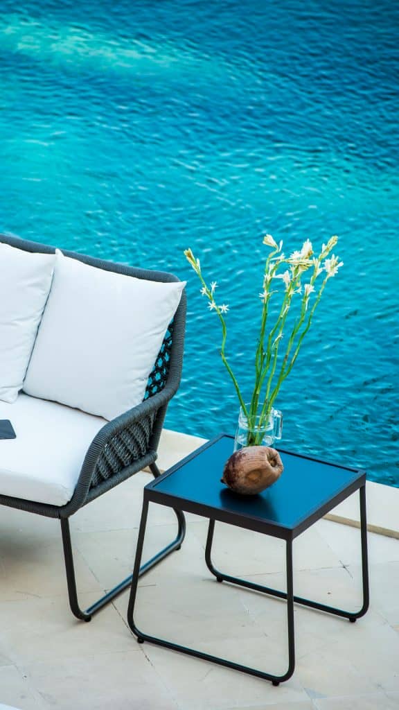 23565_Side Table Moma_Aluminum Carbon_Skyline_4