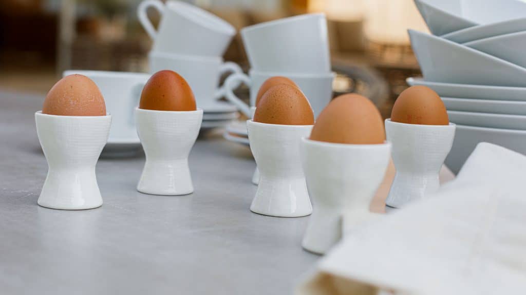 23672.01_SQ Dining Table Ruby_Kubu Mushroom NP15mm_Skyline_2