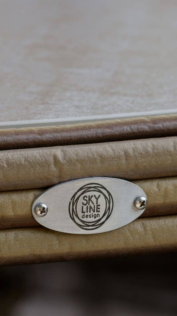 23673_Round Dining Table Ruby_Kubu Mushroom NP15mm_Skyline_5