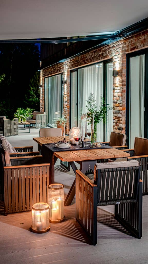 23712_Dining Table Alaska_Natural Teak_Skyline_2