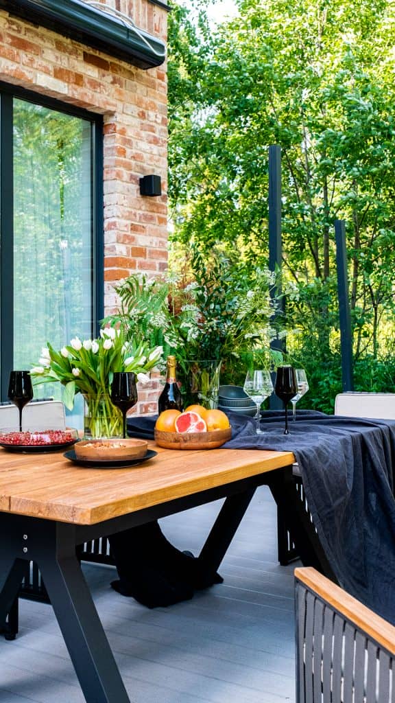 23712_Dining Table Alaska_Natural Teak_Skyline_4