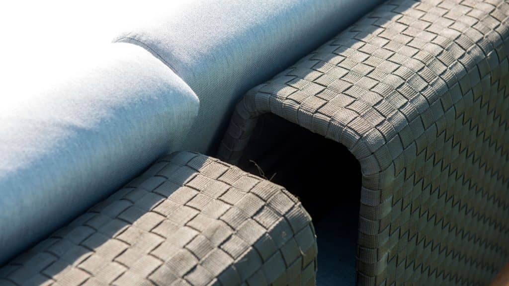 23713_Loveseat Ona_Dark Grey Strap 21mm_Skyline_2