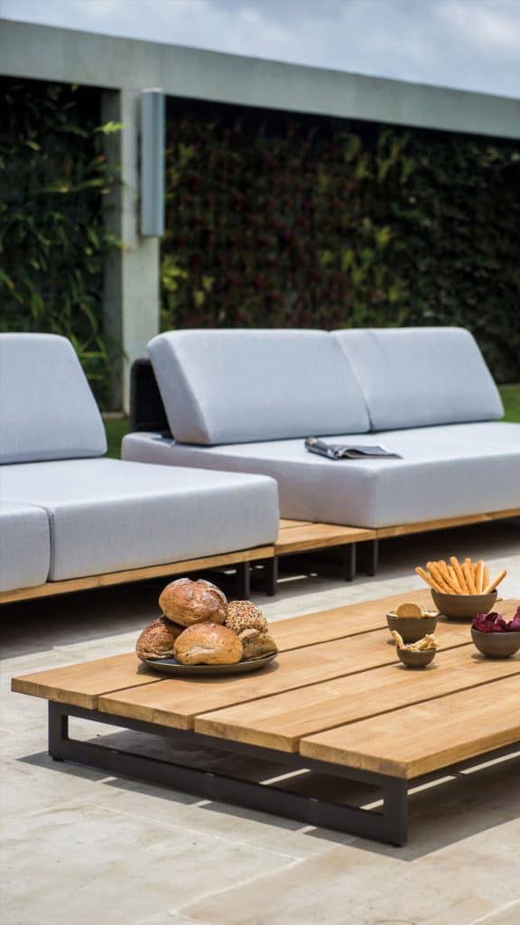 23713_Loveseat-Ona_Dark-Grey-Strap-21mm_Skyline_5