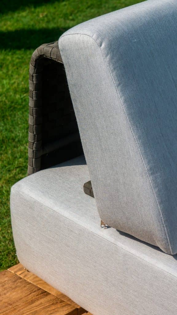 23716_Armchair Ona_Dark Grey Strap 21mm_Skyline_2