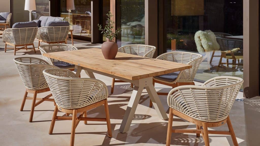 23871.01.01-Rect-DT-200-Alaska-White-Wash-Alum-Skyline-0