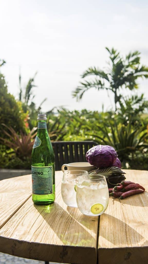 23871.03.01-Round-DT-240-Alaska-White-Wash-Alum-Skyline-3