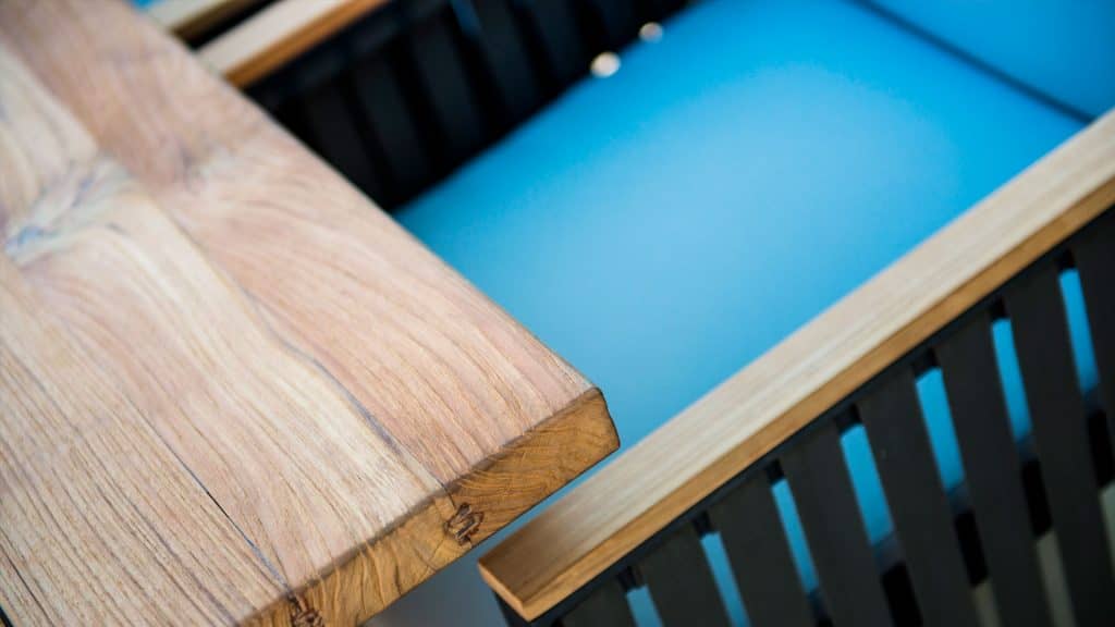 23874.01_Bar-Table-Alaska_Natural-Teak_Skyline_5