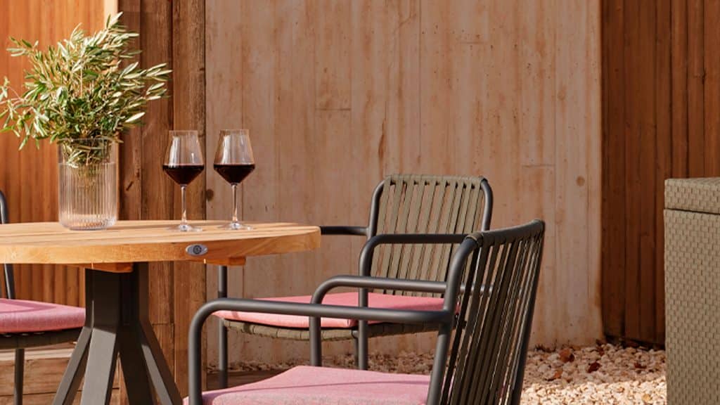 23874.03_Bar Table Alaska_Natural Teak_Skyline_4