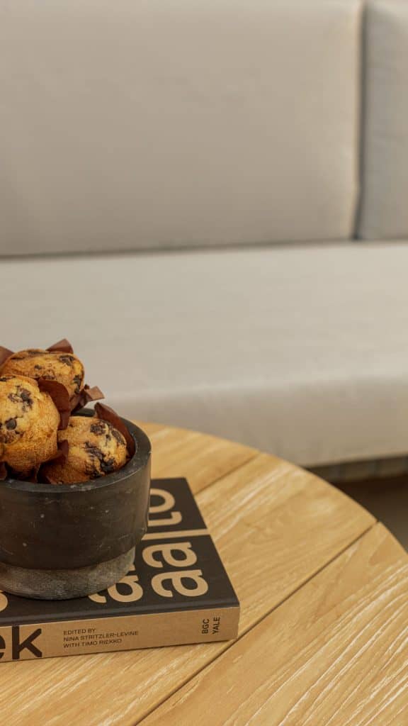 23875.02_Aux. Table Alaska_Natural Teak_Skyline_2