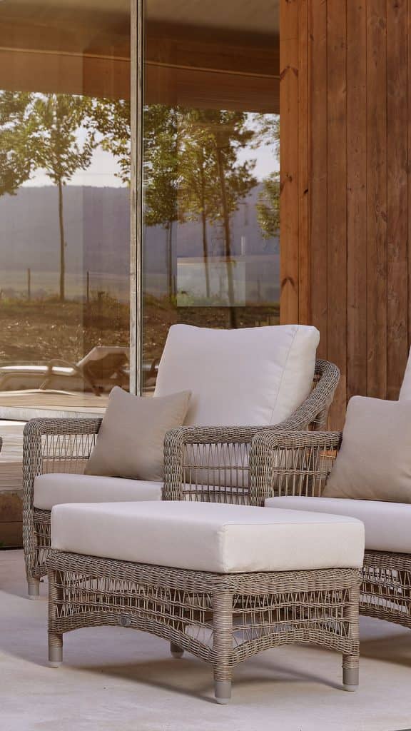 23886-Ottoman-Arena-Seashell-Polyrod-Skyline-Design-5