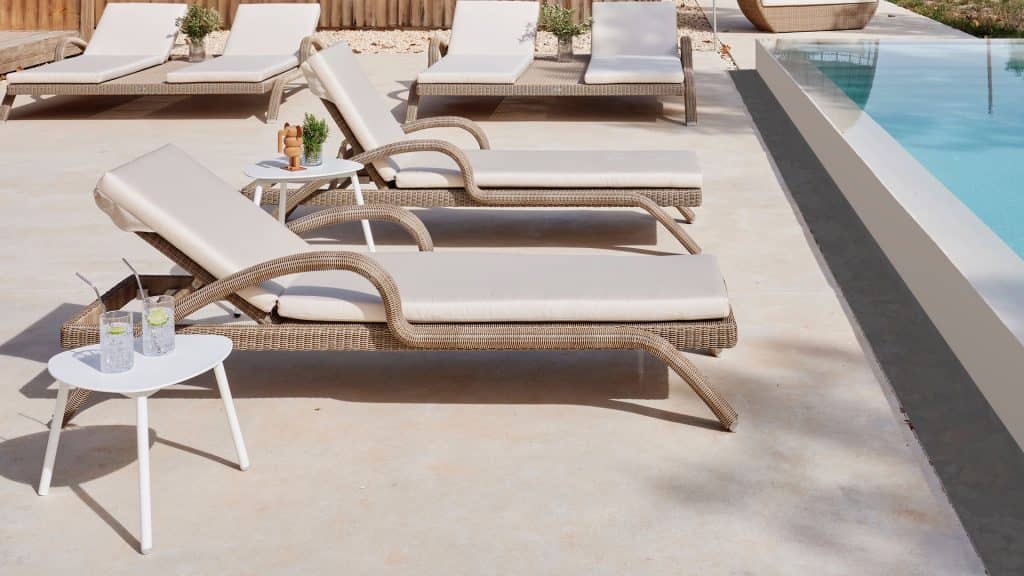 23887-Single-Lounger-Arena-Seashell-Polyrod-Skyline-Design-0