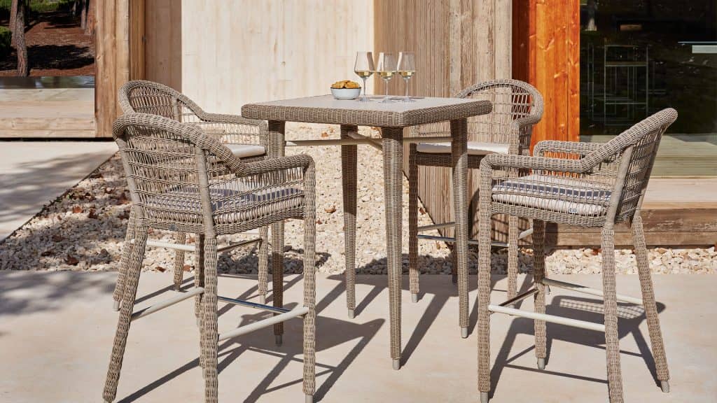 23892.01-Square-Bar-Table-Arena-Seashell-Polyrod-Skyline-Design-4