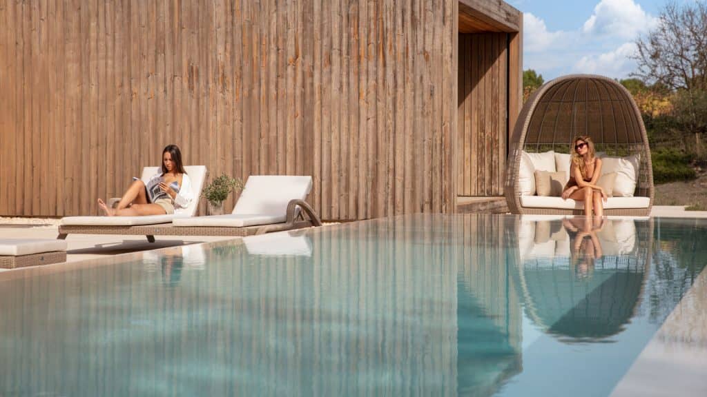 23893-Daybed-Arena-Seashell-Polyrod-Skyline-Design-4