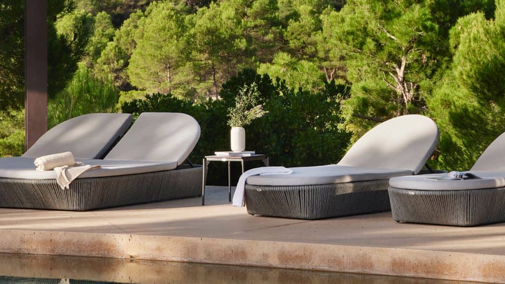 24155-Side-Table-Boston-Aluminum-Carbon-Ceramic-Top-Skyline-Design-04