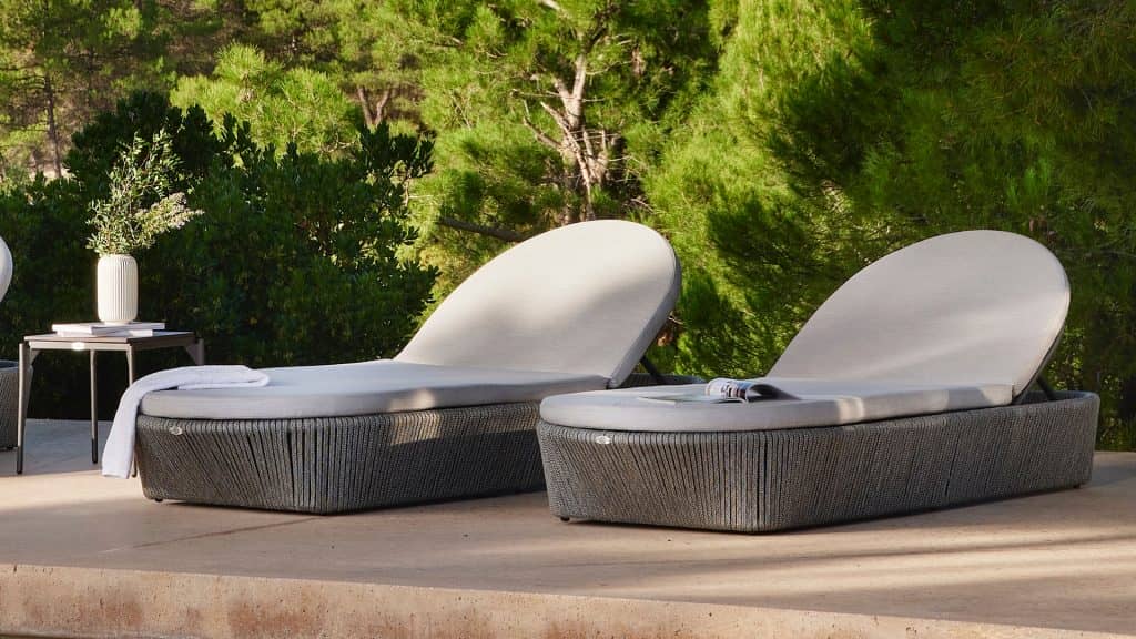 24163-Single-Lounger-Boston-Strap-Light-Grey-Skyline-Design-02