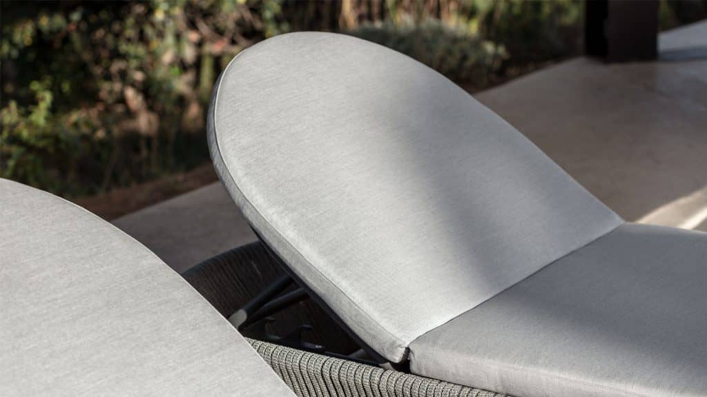 24163-Single-Lounger-Boston-Strap-Light-Grey-Skyline-Design-04