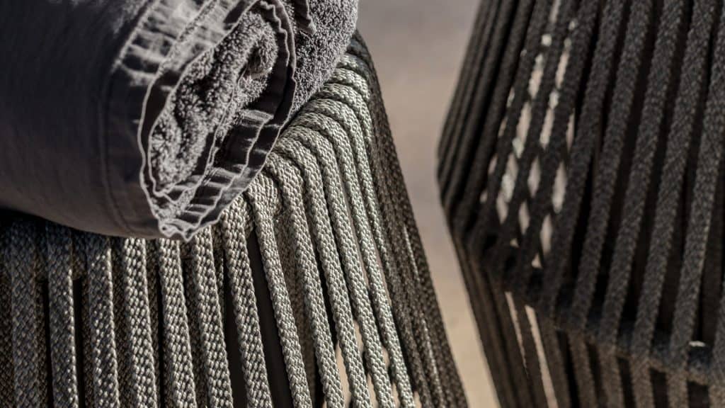 24170-Small-Planter-Boston-Strap-Light-Grey-Skyline-Design-04