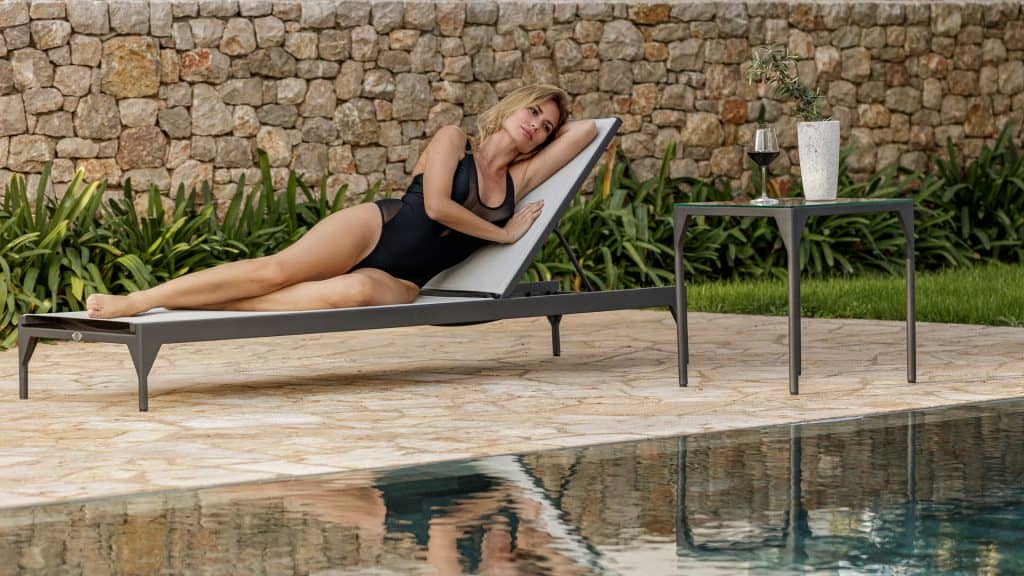 24310_Lounger Ribs_White Seashell Polyrod 5mm_Skyline_2