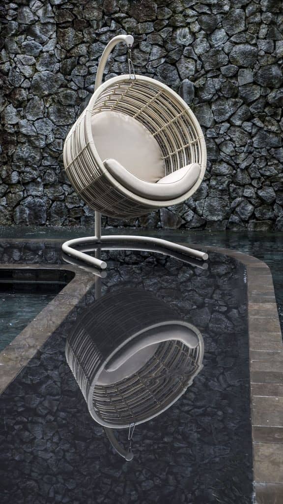 HANGING_CHAIRS_Skyline_MERCY_05