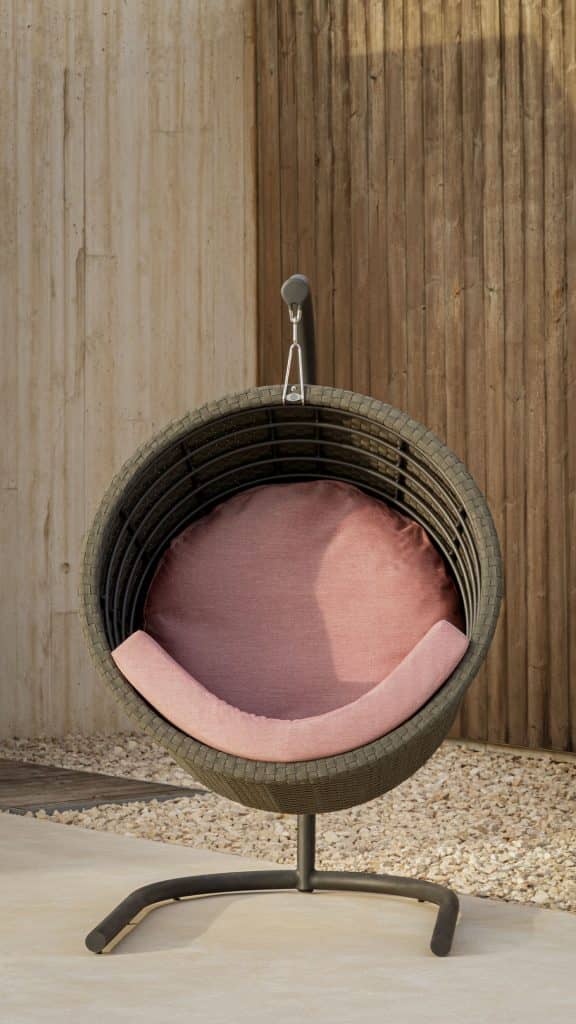 Ona_Dark Grey Strap 21mm_Skyline_04