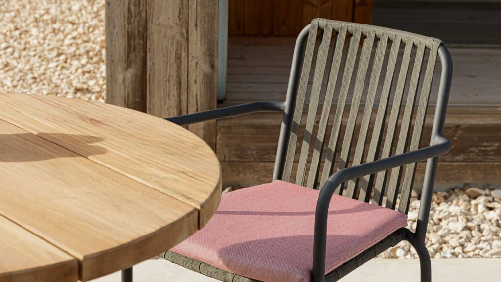 Ona_Dark Grey Strap 21mm_Skyline_05