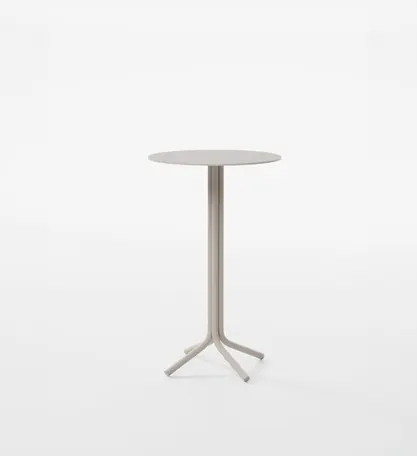 Neia Bar table